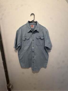 Wrangler Flex for Comfort Short Sleeve Light Blue Denim Shirt Men's Large